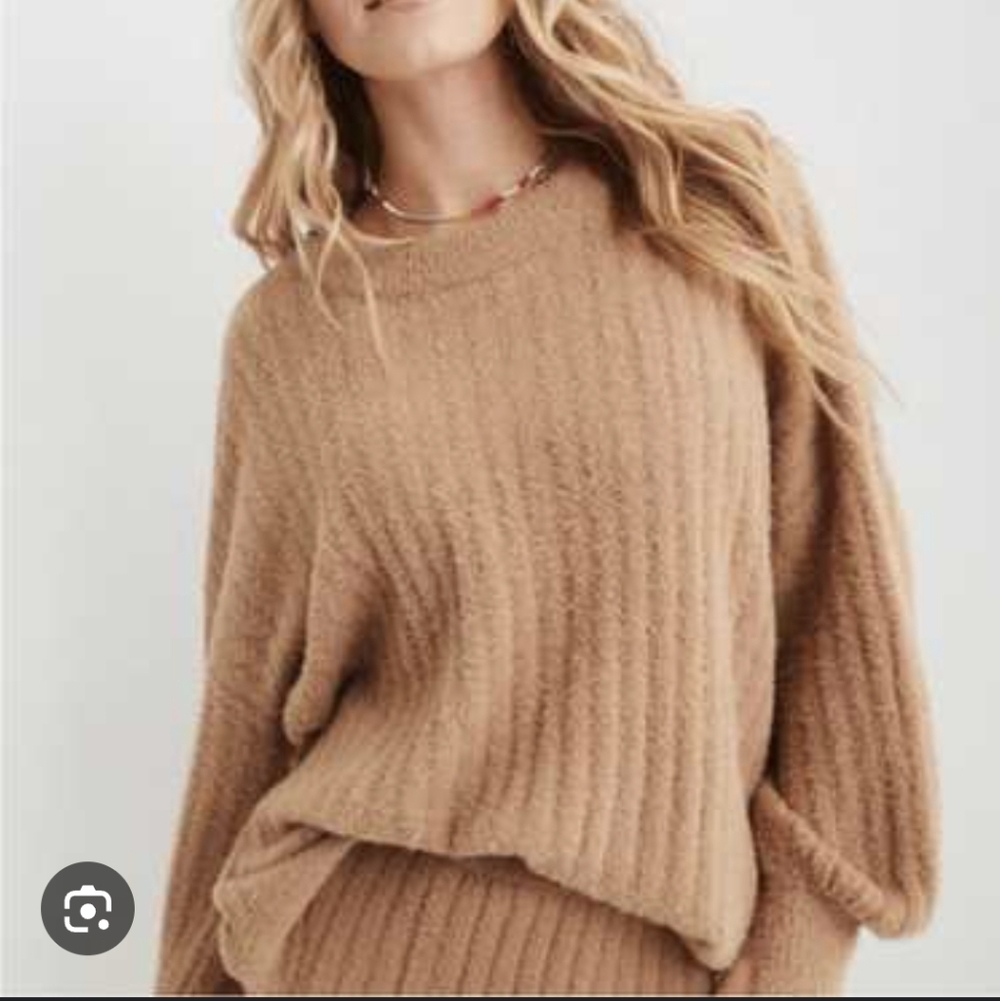 Aerie Buttercream Ribbed Sweater Small